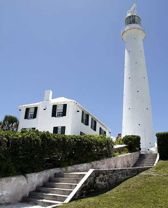 582px Gibbs Hill Lighthouse